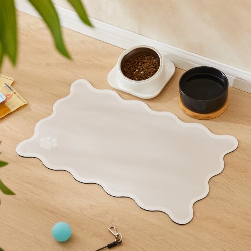 Scalloped Dog Feeding Mat, Absorbent Bowl Placemat, Beige
